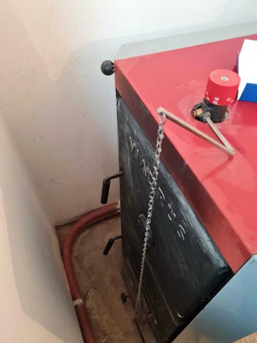 Centrală pe lemne Viadrus U22 C/D – stare bună, cu pompă Grundfos