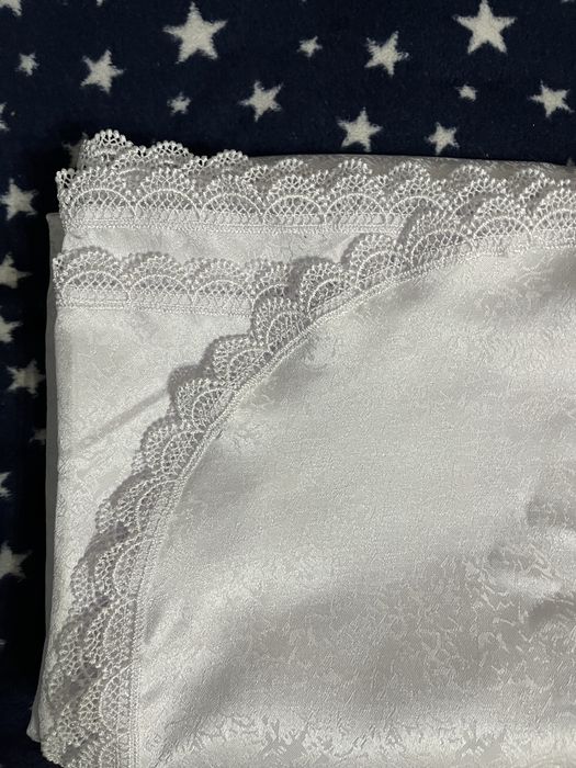 Скатерть новая белая