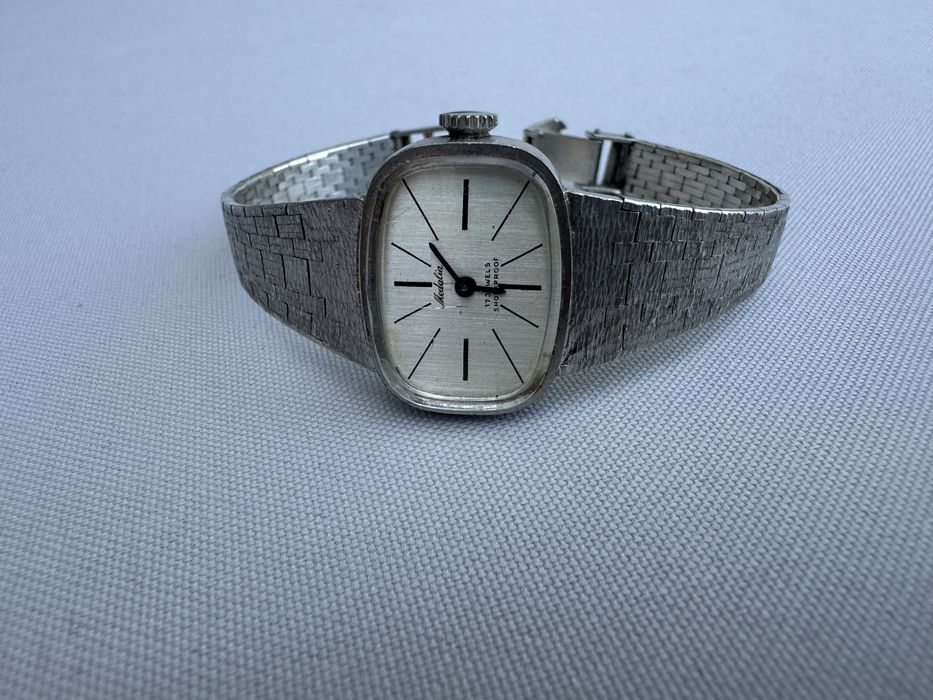 Ceas din argint de dama