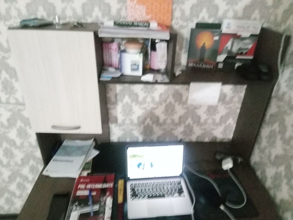 Dars stoli deyarli yangidek