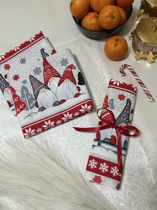 Подарок на Новый Год. полотенца, подушки, раннеры с новогодним принтом