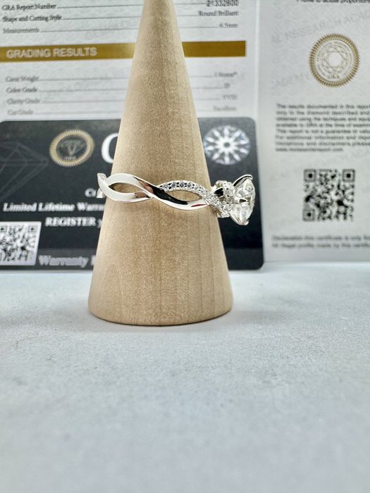 Сребърен пръстен с мойсанит (диамант) 1 карат