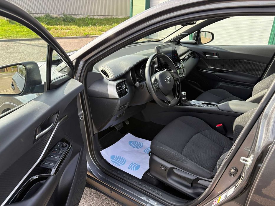 TOYOTA C-HR / 2019 / 1.8 HYBRIDE 122 CP / E6 / AUTOMAT / 165.000 km