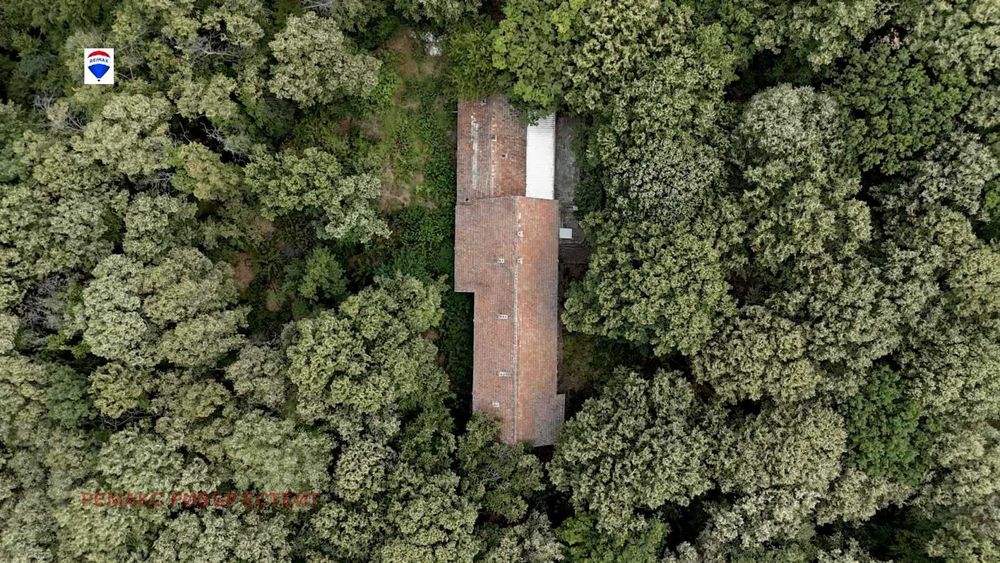 Хотел за продажба в с. Николово, лесопарк Липник