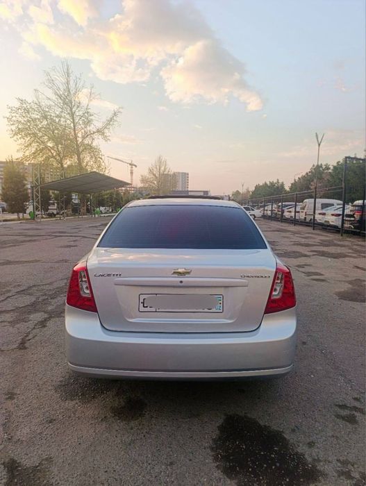 Laseti 2013 yil 1.6 avtomat