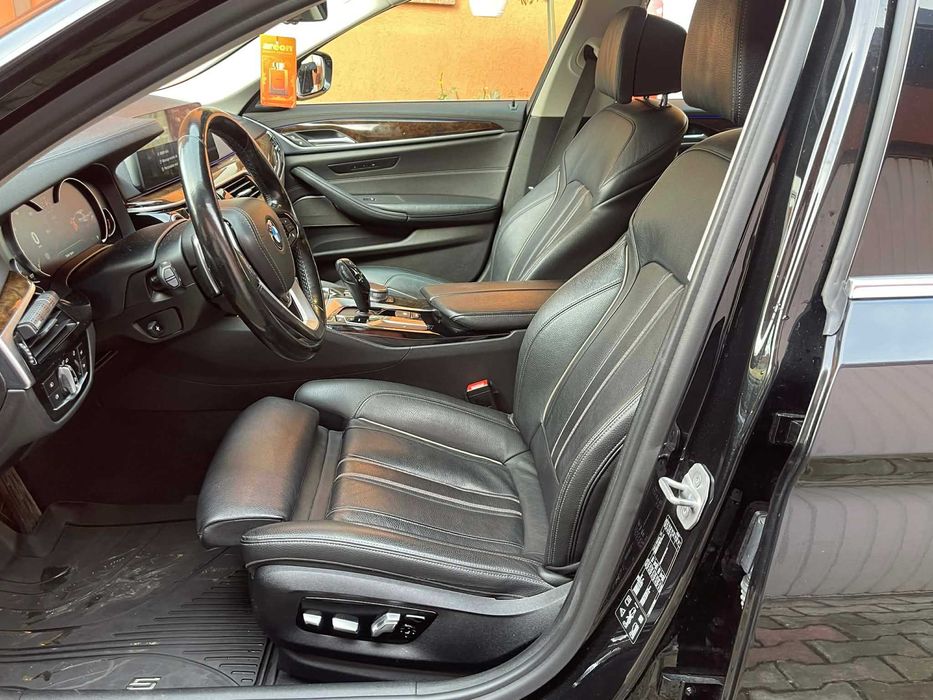 Vand BMW 540i xDrive pret 25.750 Euro