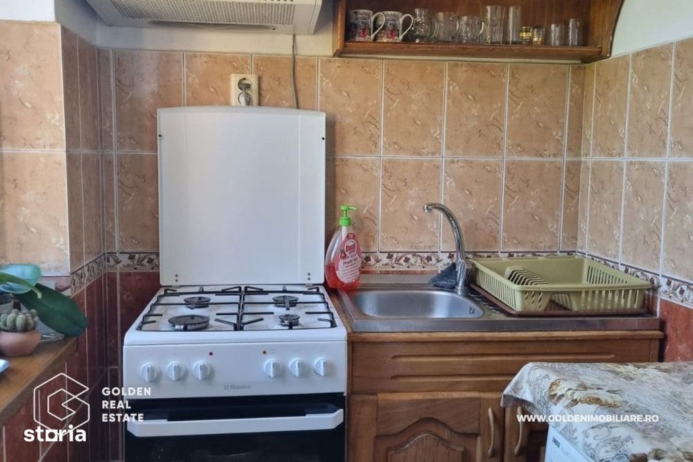 Apartament 3 camere din cărămidă, zona Intim, localitatea Lipova