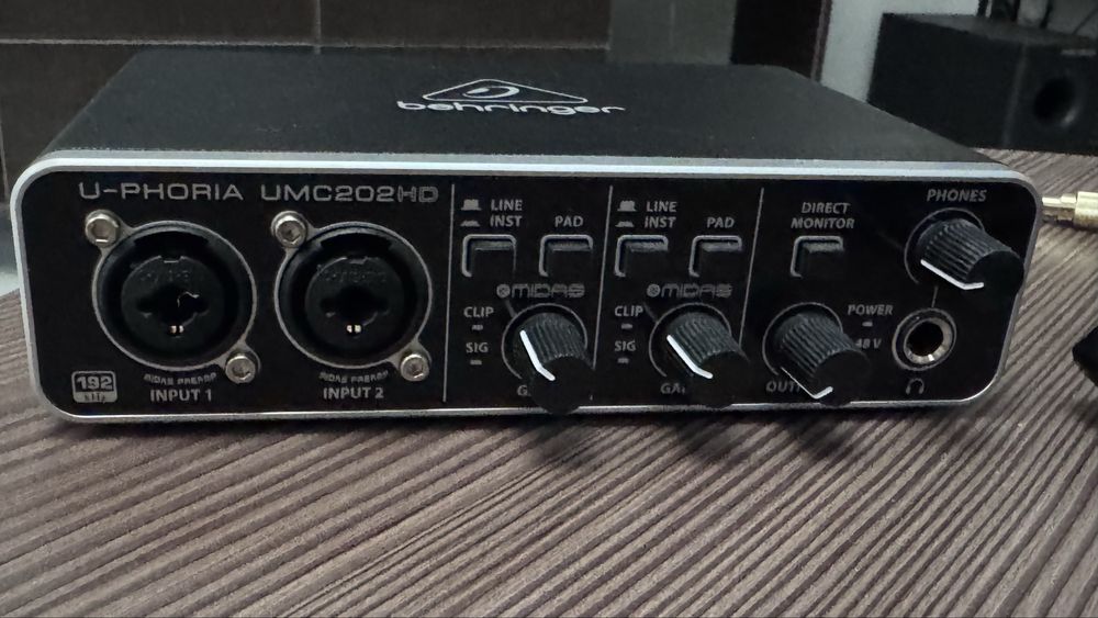 Микрофон Behringer U-PHORIA STUDIO