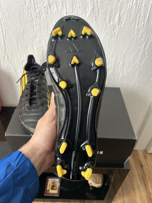 Ghete de fotbal Adidas f50 remake 2010