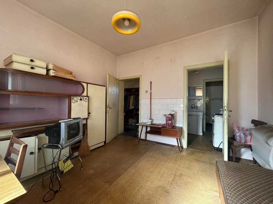 Двуетажна газифицирана къща, гр. Попово