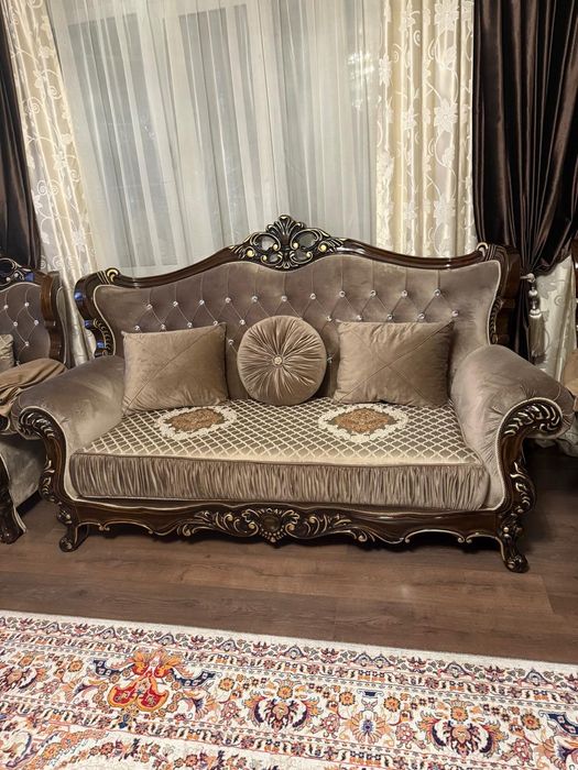 Продам  диван   и два кресла