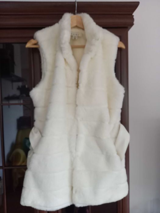 Vesta din blanita alba cu cordon piele