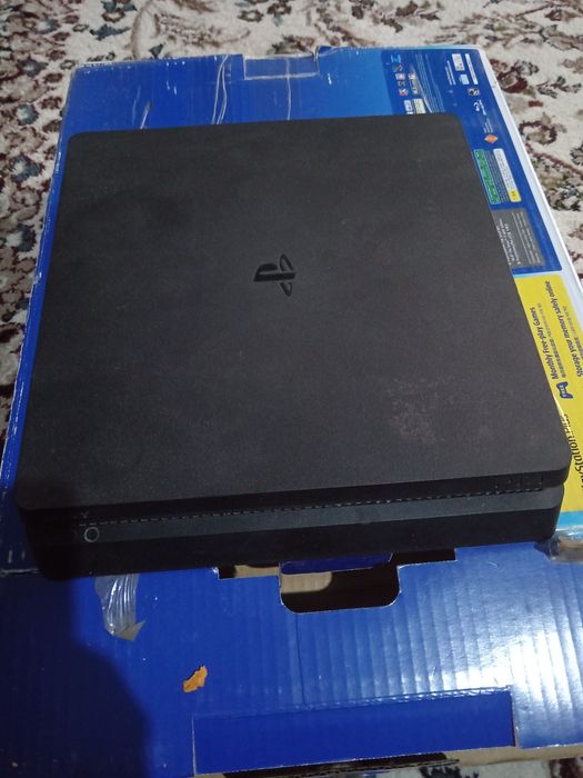 Plesteshn 4 sotiladi yangi karopka sroshna