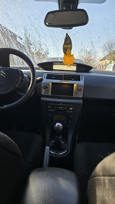 Se vinde Citroën C4 An 2010 mașina se umbla cu ia are240000km