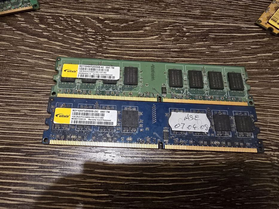Memorii ddr2 de 1GB de vânzare