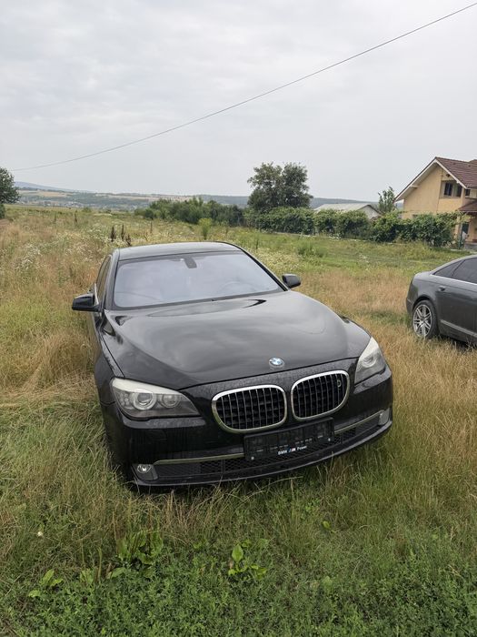 bara fata BMW Seria 7 F01 F02 faruri bmw seria 7 F01 F02 far dreapta far stanga F01