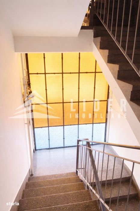 Apartament generos 3 camere Cluj Centru, vila 2 etaje, curte interioar