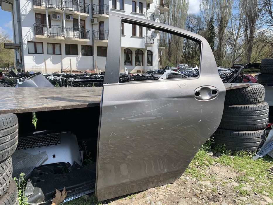 Врата Toyota Yaris