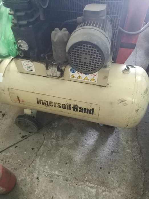 Компрессор  -100 л. 3000 об/мин.