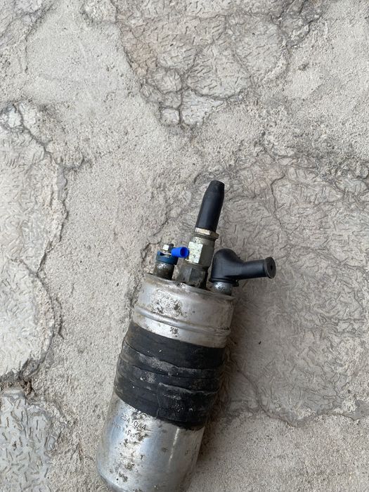 Продам на мерс 124 бензанасос!