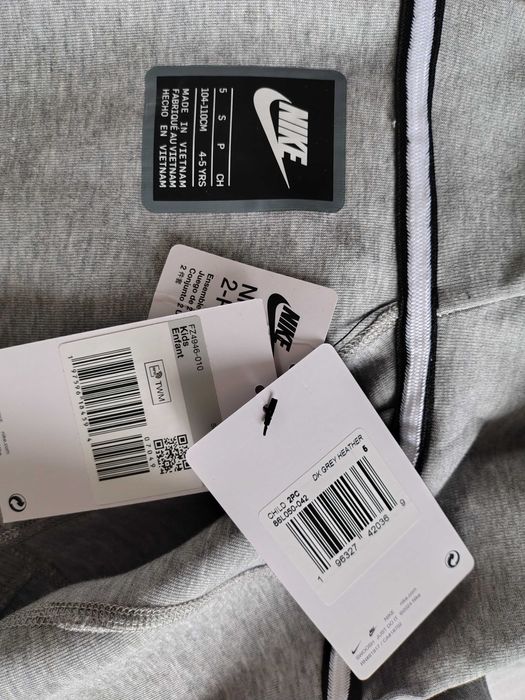 Nike Tech 104-110 см,сет 2 части