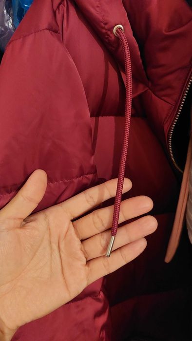 Зимняя куртка цвета марсала