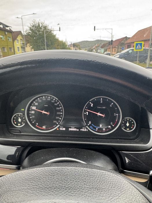 Bmw seria 5 F10 LCI facelift (2015) 525 xDrive 218 cp