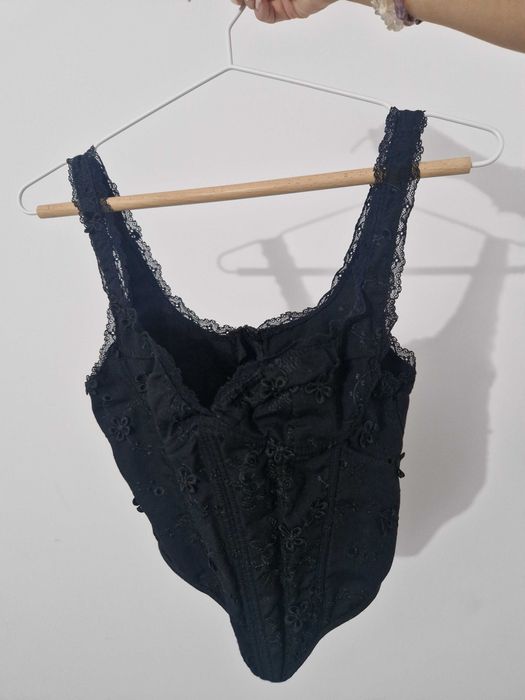 Body negru cu dantela