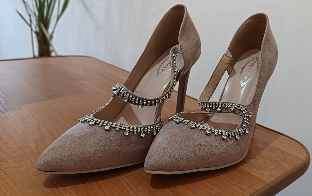 Туфли лодочки на шпильке