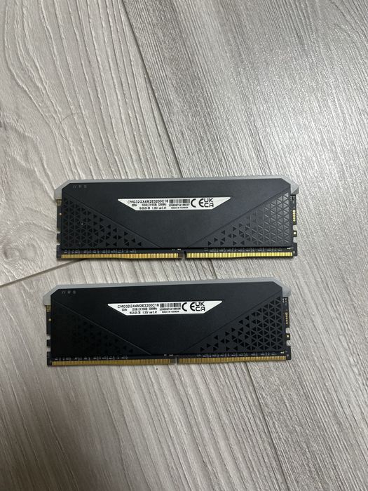 Memorie Corsair Vengeance RGB 32Gb (2x16Gb)