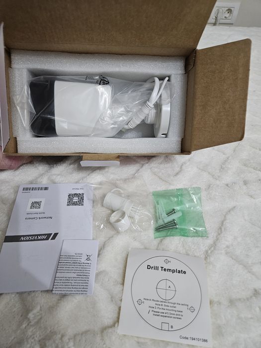 Sistem supraveghere Hikvision 4 camere + NVR – Nou, sigilat