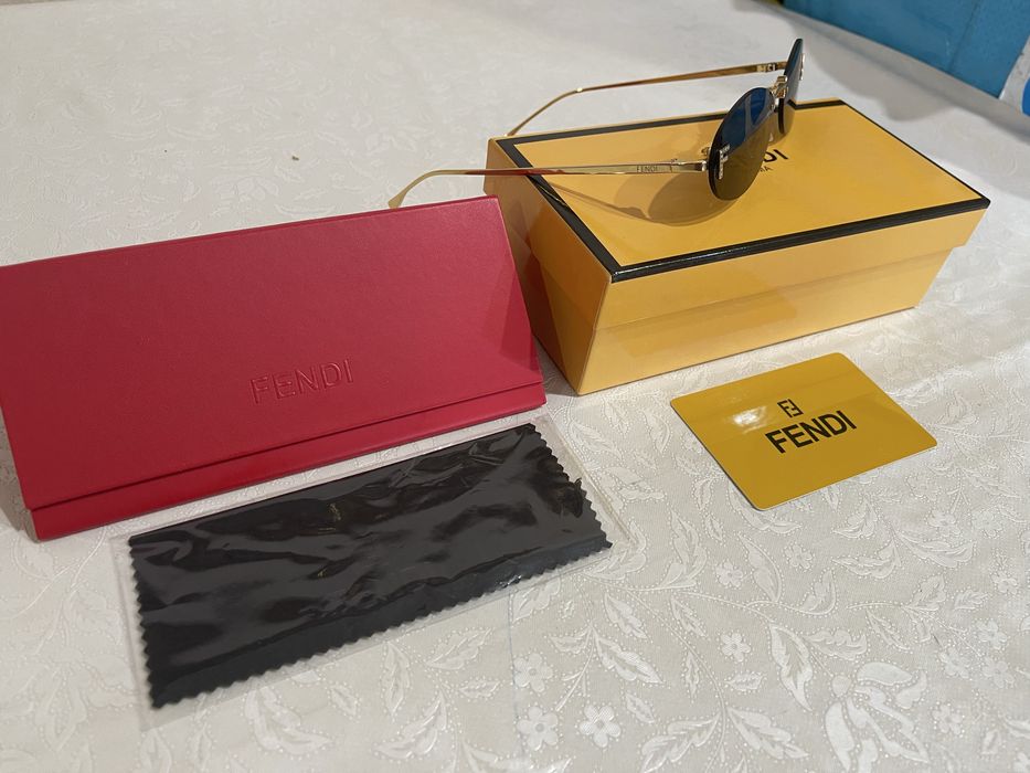 солнцезащитные очки Fendi