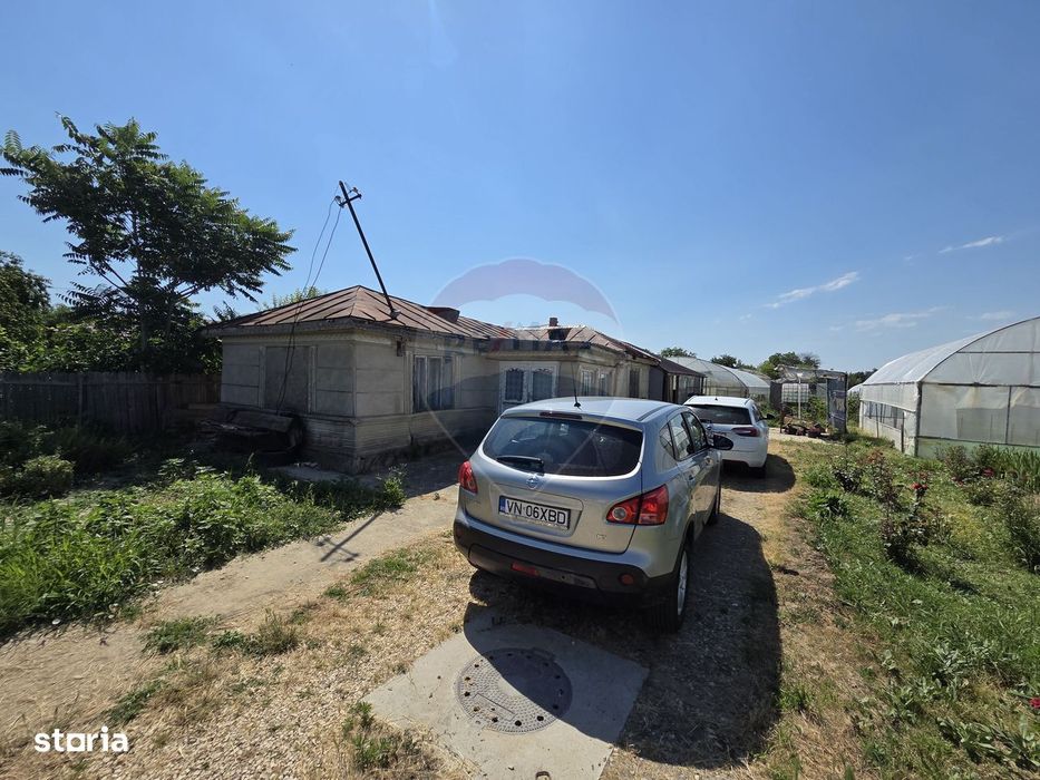 Proprietate 2.229 mp cu Dotări pentru Afacere Florală