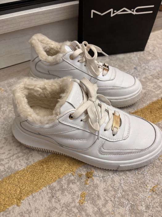 Продам зимние кроссовки Calvin Klein