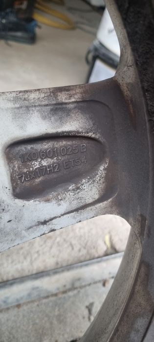 Оригинални джанти 17 ки за VW с Летни  Continental 225/45/17  Дот 2022