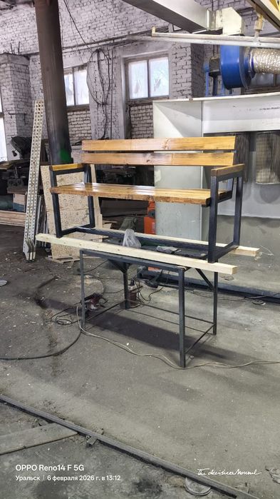 Новые стильные столы,лавочки.