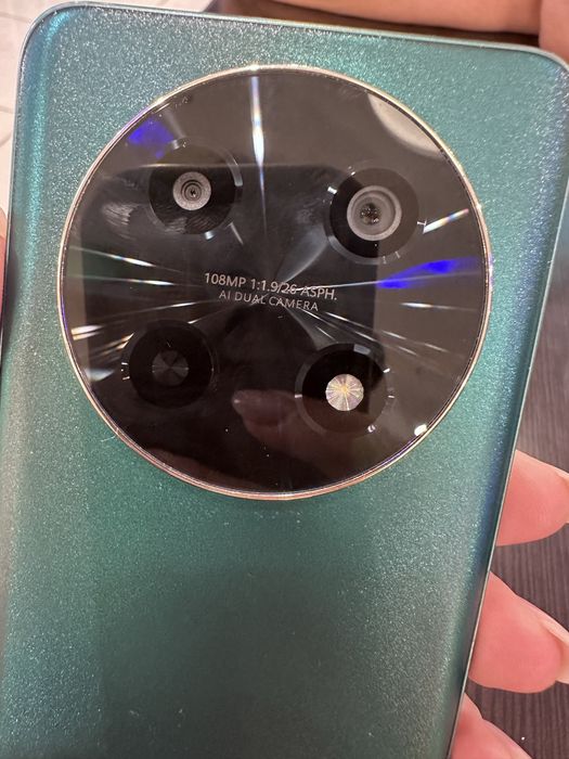 Huawei Nova 12i emerald green