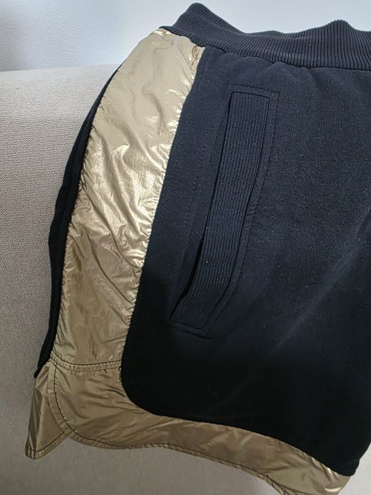 Bermude official street garment made by society