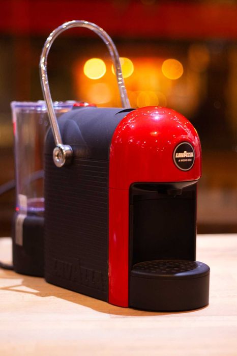 Кафемашина с капсули LAVAZZA JOLIE RED
