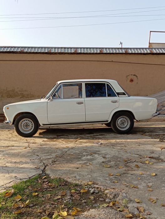 Vaz 21011 sotiladi holati ideal Benzinda