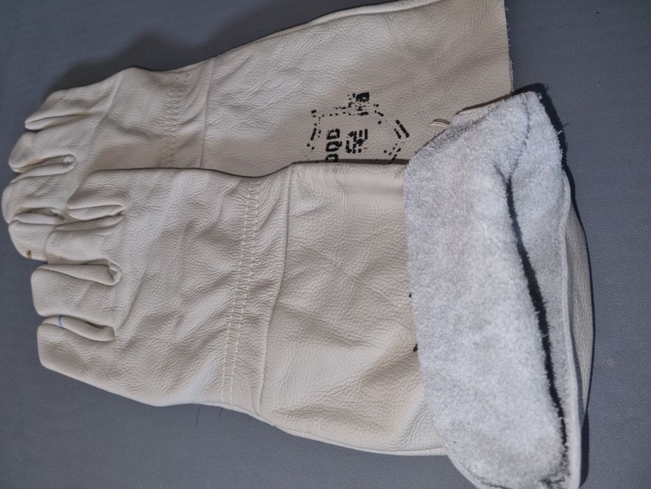 Продам краги , перчатки сварщика, кожанные