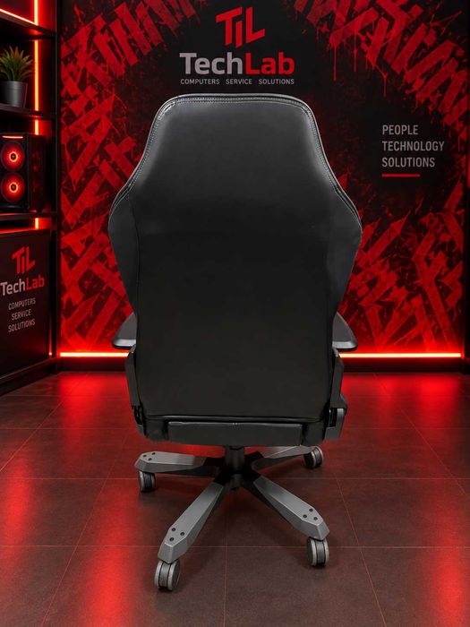 Игровое кресло DxRacer Iron чёрное, б/у