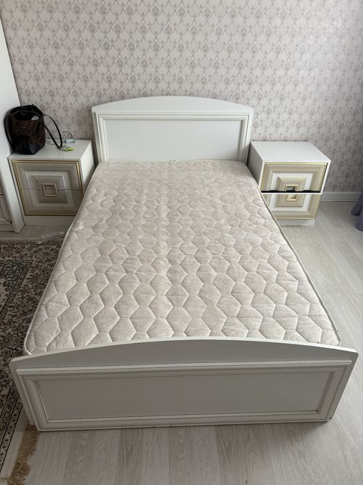 Кровать для спальни