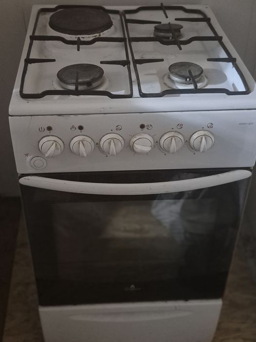 Электропечь продам