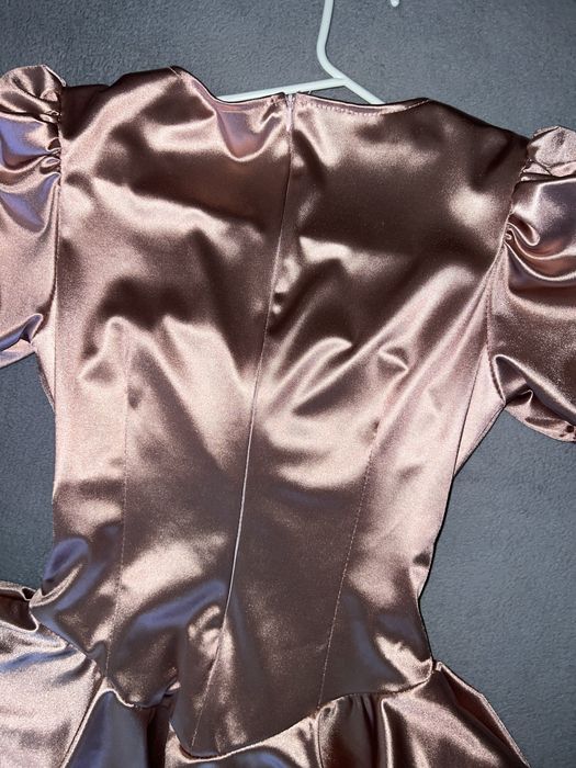 Rochie roz cu volanase