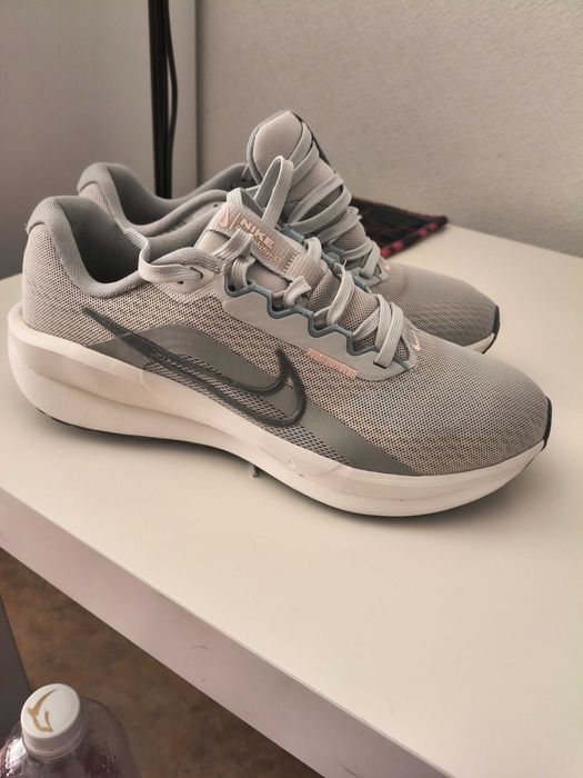 Кроссовки Nike , оригинал из интертопа 25,5 см