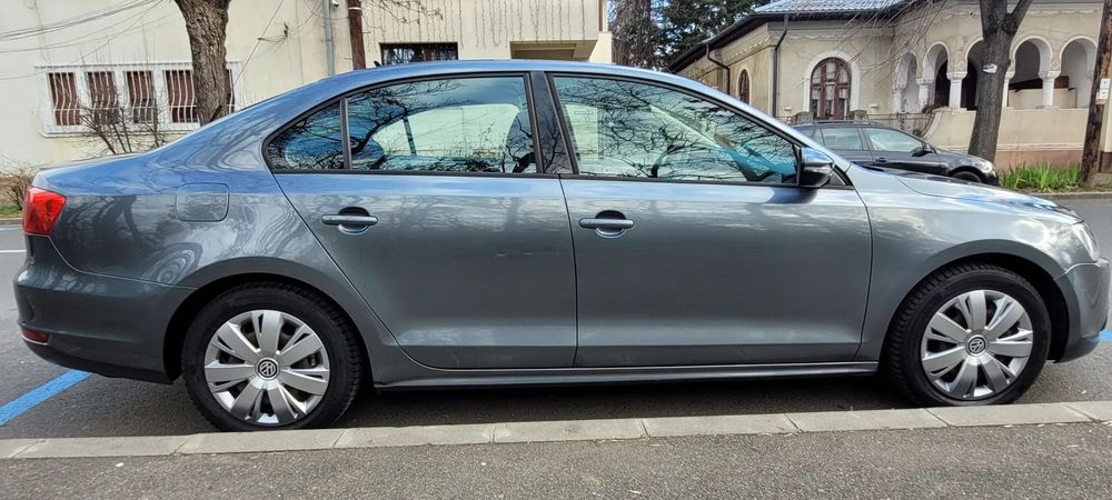 Volkswagen Jetta 2013 1.6 TDI 105 CP • Km real