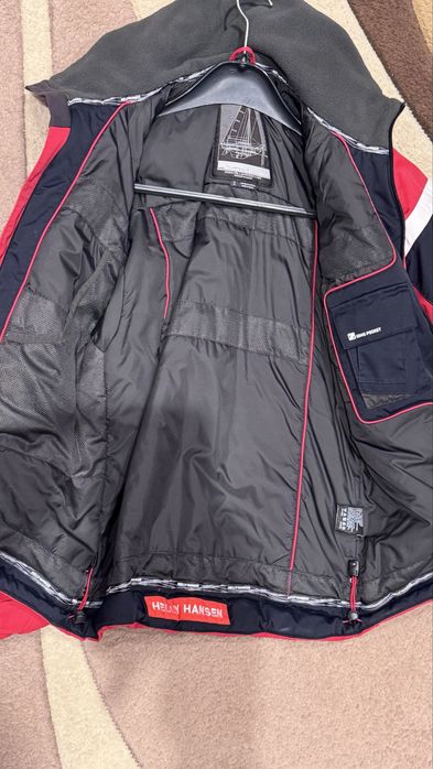 Geca iarna , impermeabila si captusita , Helly Hansen