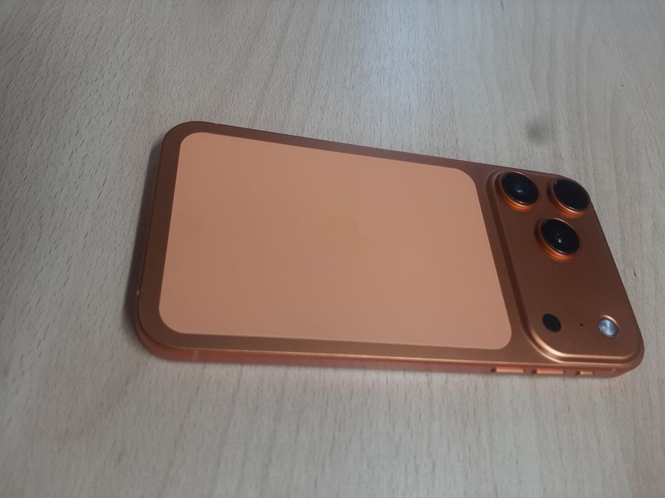 Iphone 11 .iPhone 17 pro. 128gb