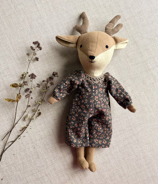 Текстильные игрушки с одеждой ручной работы